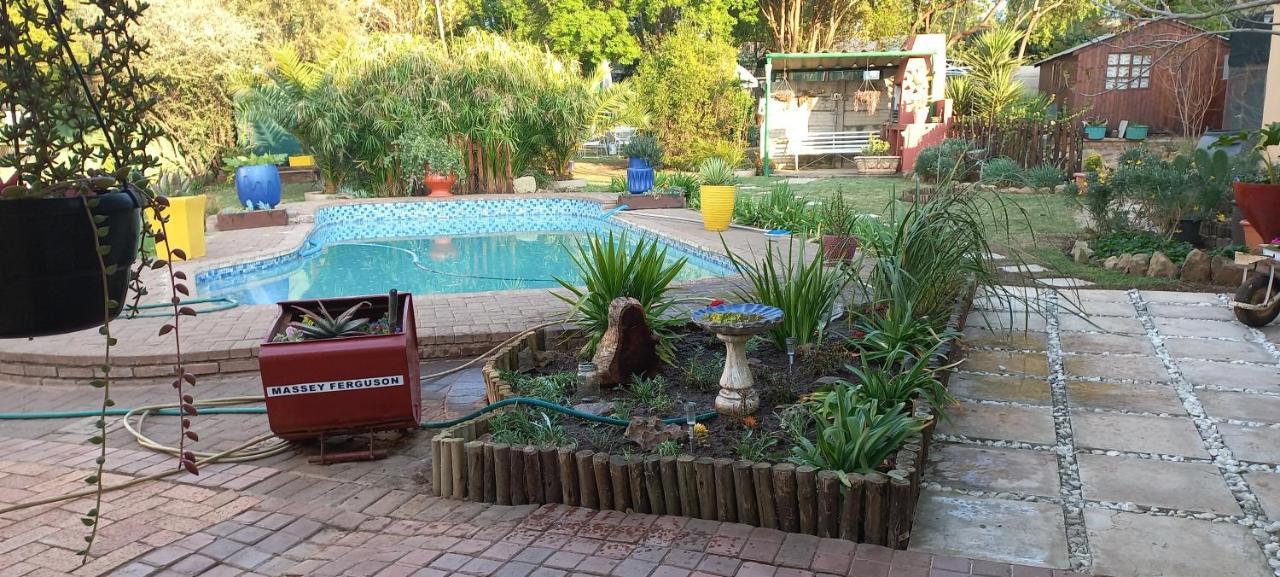 The Cottage Unit Bloemfontein Eksteriør bilde