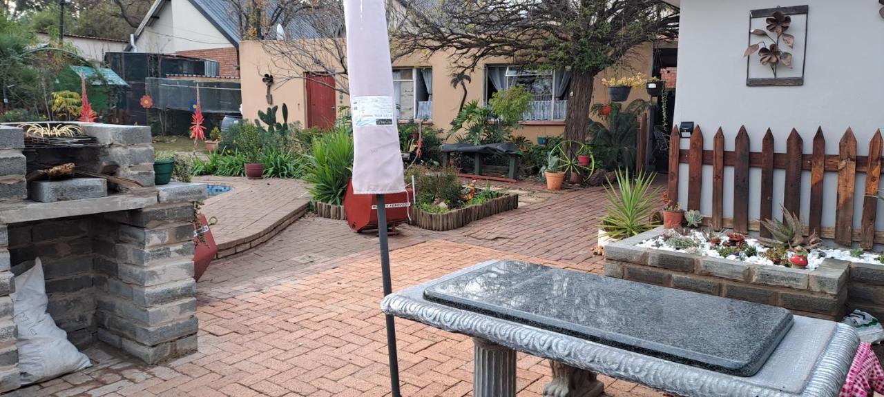 The Cottage Unit Bloemfontein Eksteriør bilde